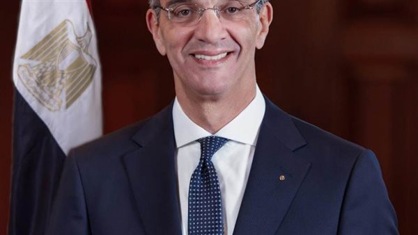 عمرو طلعت وزير الاتصالات