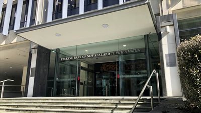 الاحتياطي النيوزيلندي يطلب من البنوك بيانات حول الحد الأدنى من مستويات رأس المال وإدارة السيولة
