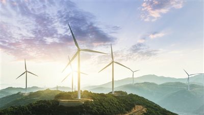 تقرير: انتقال الطاقة يحتاج إلى استثمارات بقيمة 5.7 تريليون دولار سنويًا