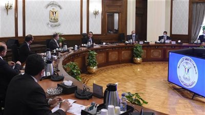 رئيس الوزراء يستعرض إجراءات تنشيط البورصة المصرية وجذب الاستثمارات الأجنبية