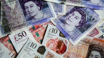 تراجع الجنيه الإسترليني إلى أدنى مستوى منذ منتصف مارس الماضي