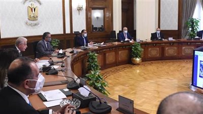 رئيس الوزراء يتابع جهود حل مشكلات المستثمرين المتعثرين بشرم الشيخ