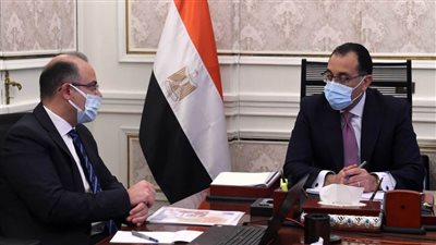 مدبولي يبحث مع رئيس البورصة تحقيق مستهدفات الرقمنة واستفادة المواطنين من الاستثمار في الأوراق المالية