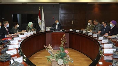 وفد من البنك الأوروبي للاستثمار EIB يتابع مع وزير النقل آخر تطورات المشروعات المشتركة