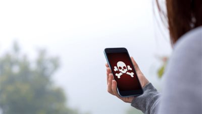 جوجل تحذر مستخدمي أندرويد من اختراق الهاتف وسرقة الحسابات المصرفية