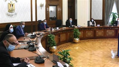 رئيس الوزراء يتابع جهود توفير السلع الاستراتيجية ومستلزمات الإنتاج