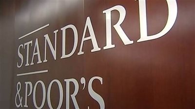 ستاندرد آند بورز: تحسن بيئة التشغيل للبنوك بالكويت بفضل ارتفاع أسعار النفط والتعافي من كورونا