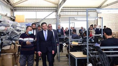 رئيس هيئة الاستثمار يتفقد سير العمل بمشروعات المنطقتين الاستثماريتين ببنها وميت غمر