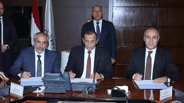 جانب من توقيع بروتوكول