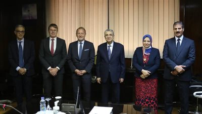 وزير الكهرباء يبحث التعاون مع مستثمر بلجيكي فرص الإستثمار في الهيدروجين الأخضر