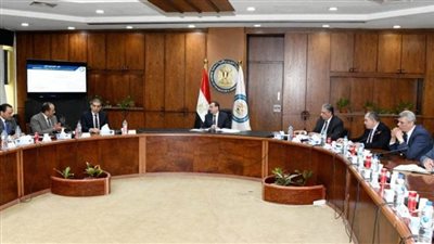 وزير البترول والثروة المعدنية يتابع جهود زيادة إنتاج الثروة البترولية لمواجهة التحديات العالمية