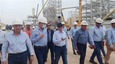 بتكلفة 5.5 مليارات جنيه.. الملا يتابع آخر تطورات مصنع إنتاج الألواح الخشبية MDF من قش الأرز