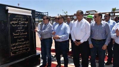 الملا يفتتح التشغيل التجريبي لمشروعات التطوير بمصانع شركة البتروكيماويات بالإسكندرية