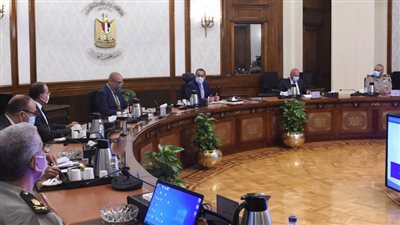 رئيس الوزراء يتابع موقف مشروعات الطرق الجاري تنفيذها والتنسيقات بين الجهات المنفذة