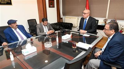 وزير الإسكان يبحث مع مجلس الأعمال اليمني فرص التعاون المشترك وعرض الفرص الاستثمارية