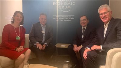 دافوس.. الملا يبحث مع رؤساء البنوك العالمية ومؤسسات التمويل زيادة الاستثمارات في مصر