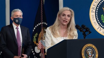 نائب رئيس الاحتياطي الفيدرالي: النسخة الرقمية الرسمية من الدولار تساعد في استقرار النظام المالي