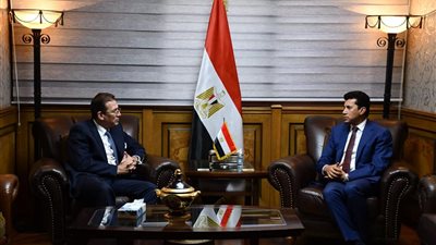 بنك QNB الأهلي يبحث دعم مجالات ذوي الهمم والمشروع القومي للبطل الأوليمبي