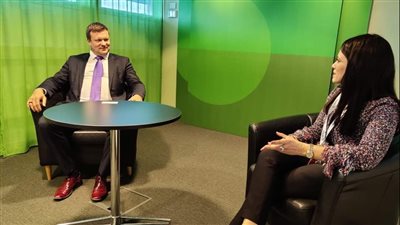 المشاط تبحث سُبُل تعزيز العلاقات مع وزير التعاون الإنمائي والتجارة الفنلندي