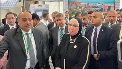 وزيرة التجارة تتفقد جناح هيئة التنمية الصناعية بختام فعاليات المؤتمر السنوي للبنك الإسلامي للتنمية