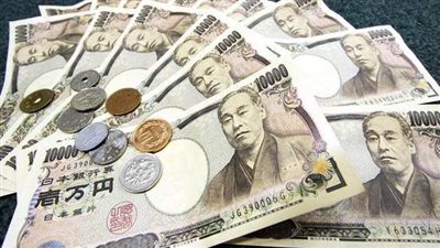 الين يتراجع إلى أدنى مستوى له في 20 عاما.. وتوقعات برفع بنك اليابان لسعر الفائدة