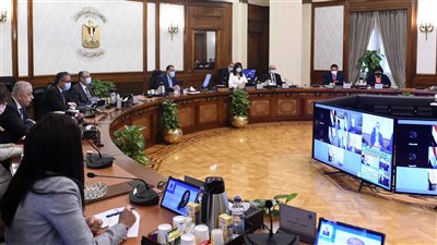 الحكومة توافق على إجراء حركة ترقيات للموظفين أول يوليو المقبل