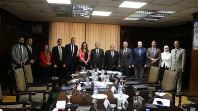 وزير الكهرباء يبحث مع وفد من الدنمارك تعزيز التعاون وفرص الإستثمار بين البلدين