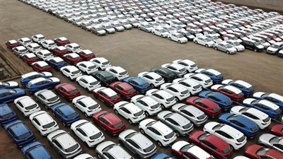 هل ترتفع أسعار السيارات في مصر بعد قرار الفيدرالي الأمريكي بزيادة الفائدة؟.. نائب رئيس الشعبة يوضح