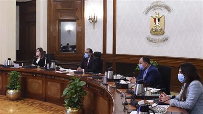 رئيس الوزراء يستعرض التصور المحدث للبرنامج المتكامل للطروحات الحكومية