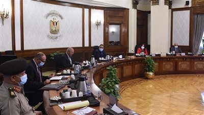 رئيس الوزراء يتابع توفير المواد الخام المحجرية اللازمة لتنفيذ القطار الكهربائي السريع