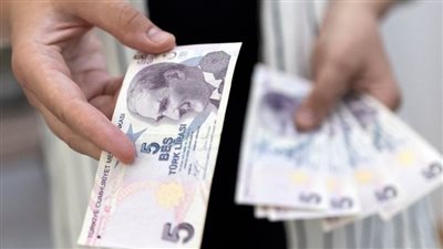 تركيا تفرض قيوداً على منح قروض بالليرة للشركات