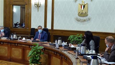 رئيس الوزراء يتابع الموقف التنفيذي لعدد من المشروعات القومية