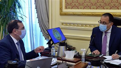 مدبولي يستعرض مع وزير البترول الفرص الاستثمارية في قطاع التكرير والبتروكيماويات