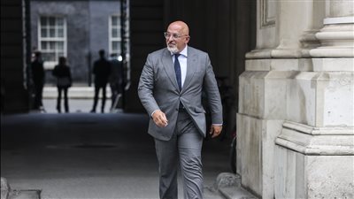 وزير المالية البريطاني الجديد يتعهد بتعزيز الاقتصاد