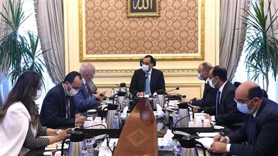 رئيس الوزراء يتابع آخر تطورات المشروعات الاستثمارية بالمنطقة الاقتصادية لقناة السويس