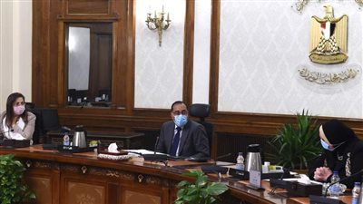رئيس الوزراء يبحث فرص التعاون وزيادة الاستثمارات المشتركة المصرية - القطرية