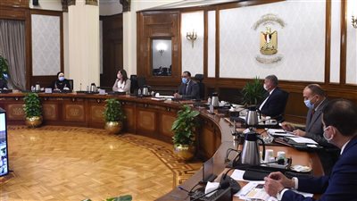 بحضور وكيل محافظ المركزي.. مدبولي يتابع منظومة النافذة الواحدة بالموانئ الجمركية ونظام ACI