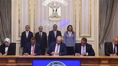 توقيع على مذكرة تفاهم لإنشاء مصنع لإنتاج الهيدروجين الأخضر باستثمارات 8 مليارات دولار