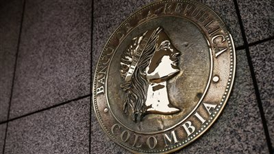 البنك المركزي الكولومبي يخفض سعر الفائدة 25 نقطة أساس إلى 13%