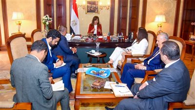 ممثلو البنوك: تعريف المصريين بالخارج بخدمات البنوك سواء الاستثمار أو التحويلات النقدية