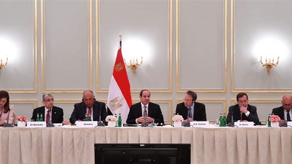 لقاء السيسي مع مجتمع