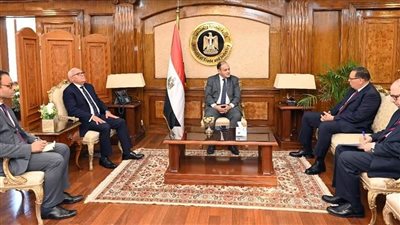 وزير التجارة يبحث مع محافظي بورسعيد والشرقية سبل تعزيز فرص الاستثمار الصناعي بالمحافظتين
