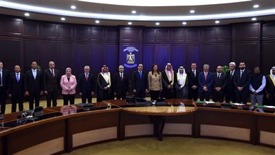 مدبولي يشهد توقيع 7 مذكرات تفاهم لتنفيذ مشروعات إنتاج الهيدروجين الأخضر