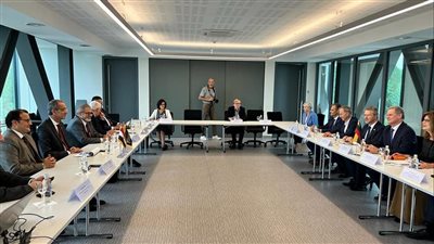 وزير الاتصالات: تجهيز البنية التحتية لنشر استخدامات التوقيع الإلكتروني بالجمهورية