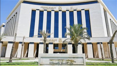 وزير التجارة: الارتقاء بالإمكانات الفنية والإدارية للعاملين والتوسع في استخدام التكنولوجيات