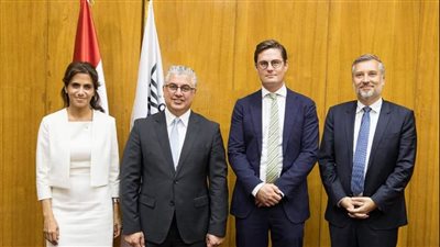 اقتصادية قناة السويس: جلسات نقاشية فنية مع ميرسك وسيمنز حول مشروعات الوقود الأخضر