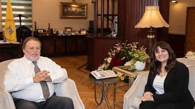 المصريون بالخارج يطالبون بطرح أوعية ادخارية تستوعب مدخراتهم وتضمن عائد متميز وتسهيل التحويلات