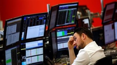 مؤشرات «المشتريات» تعكر احتفالات العيد في الولايات المتحدة وتشعل الأسواق