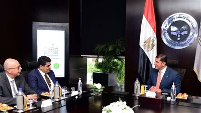 رئيس هيئة الاستثمار يبحث الاستثمارات الجديدة لشركة سان جوبان العالمية في مصر