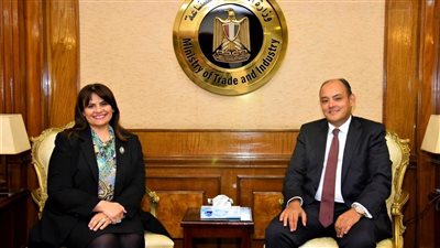 وزير التجارة: إعداد قائمة بالفرص الاستثمارية بالقطاع الصناعي وربطها بتوطين التصنيع المحلي